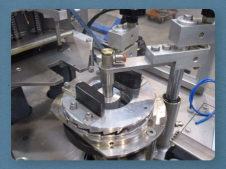Reconditioned Packaging Machine for round products, like soap, cheese, scotch tape, bearings
